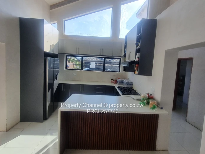 Mabvazuva Estate 3 Bed House - Secure Complex