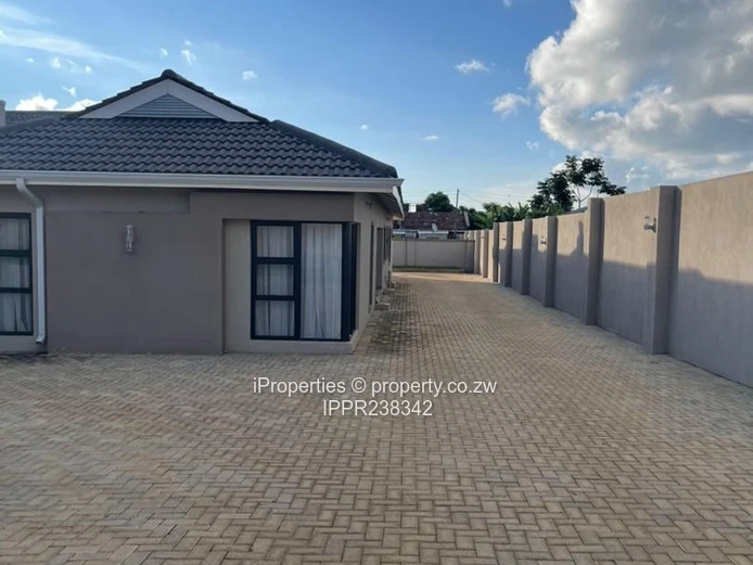 Elegant 5-Bedroom Home for Rent – Borrowdale Pomona