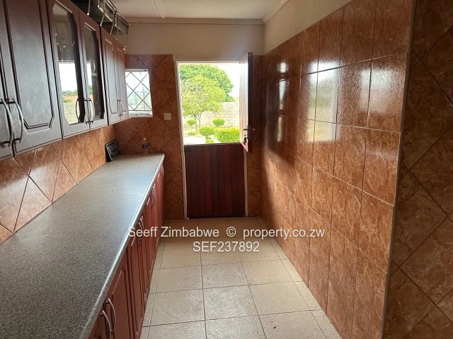 New Listing 5 Bed Family Home in Manningdale (Sole Mandate)