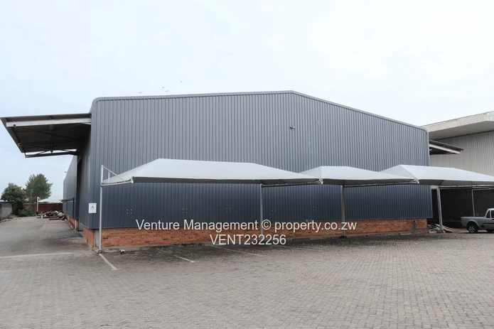 Warehouse To Rent In Pomona , Available December