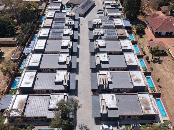 4 Bedroom Flat & Apartment