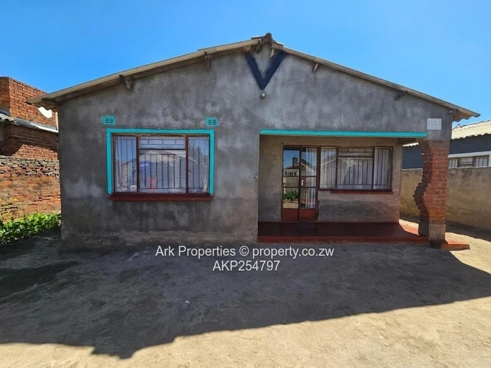 Chitungwiza Unit P Extension | Property For Sale