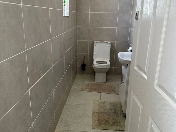 3 Bedroom Flat & Apartment
