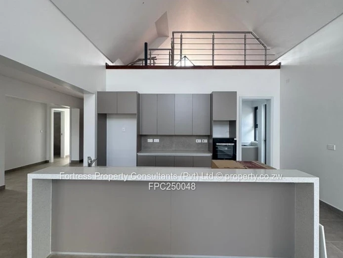 Borrowdale West 4-Bed: Loft, Covered Patio & very secure