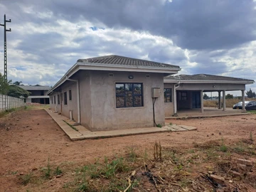 5 Bedroom House