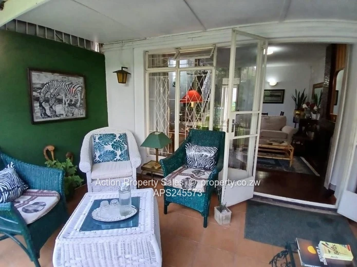 Fully Furnished 2 Bed Garden Flat! 