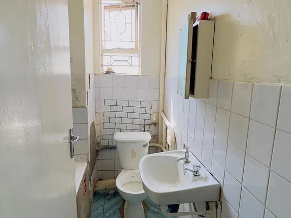 2 Bedroom Flat & Apartment