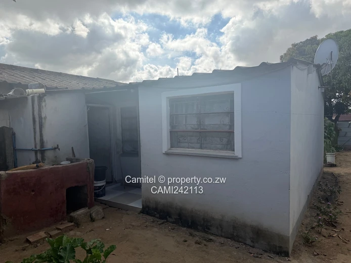 Glenview 1,Corehouse sitting on 200sqm with borehole 