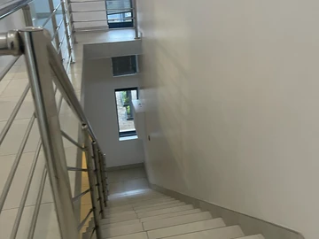 4 Bedroom Flat & Apartment