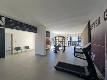 2 Bedroom Flat & Apartment