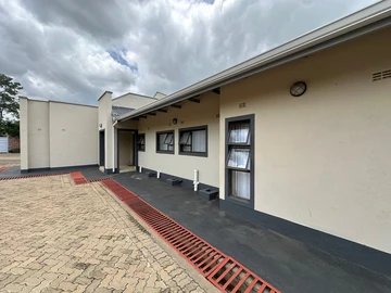 3 Bedroom Garden Flat