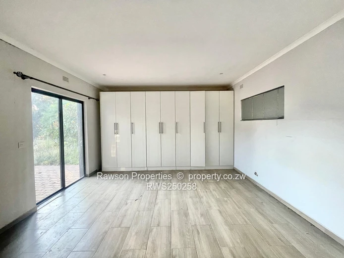 Borrowdale Family Home: 4 Beds, Pool, Borehole on 5,726m²