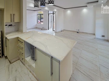 4 Bedroom Flat & Apartment
