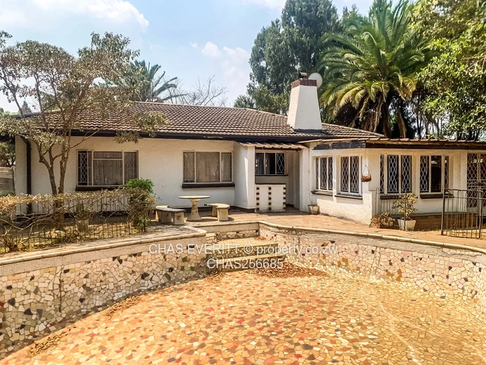 3 Bedroomed Neat Family Home In Sunridge
