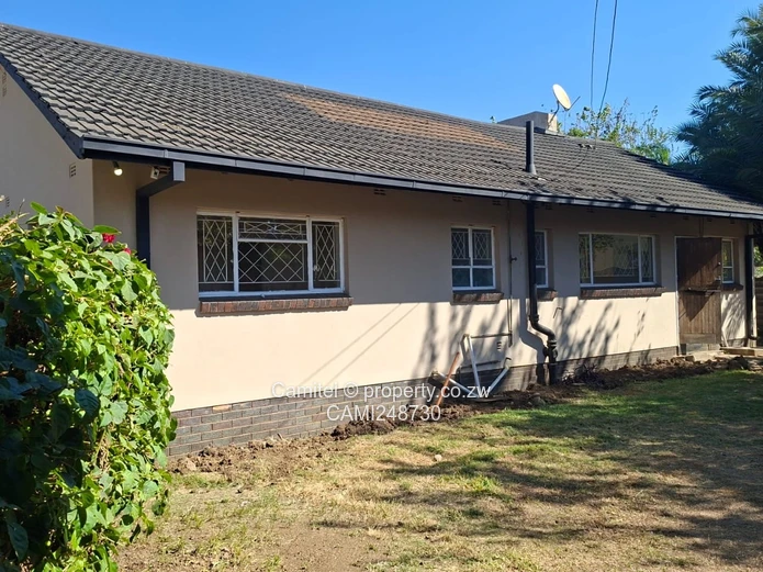 Sunridge 3-Bed Home on 1017m2 with Flatlet and Carport