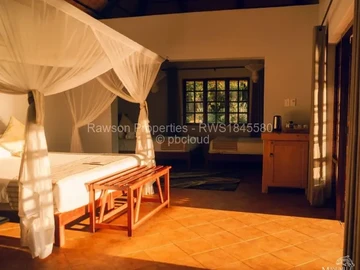 Hotel & Lodge