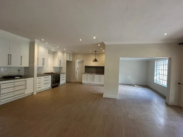 4 Bedroom Flat & Apartment