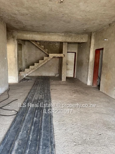 Spacious 6-Bed Shell House with Pool in Crowhill Views