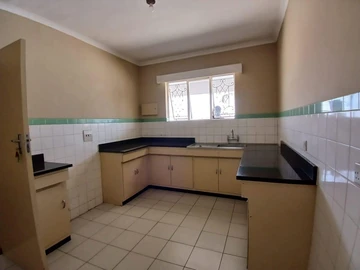 2 Bedroom Flat & Apartment