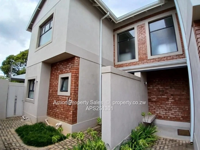 2 Bed Garden Flat For Rent In Avondale! 