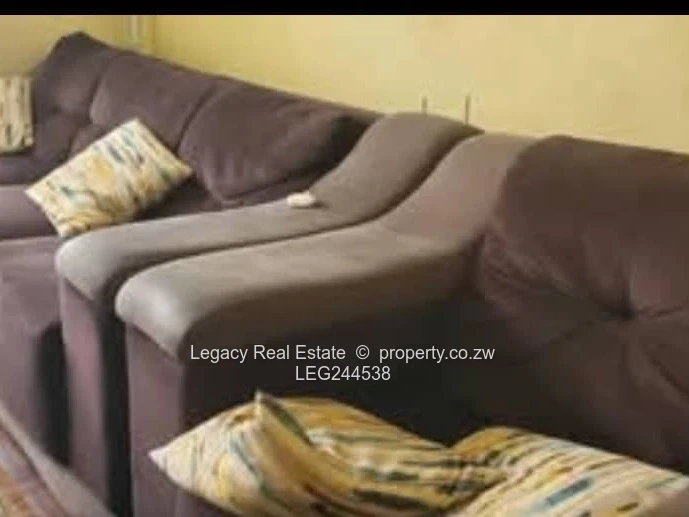 Secure Avenues Flat With Borehole & Parking