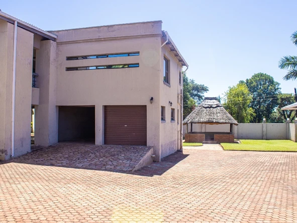 6 Bedroom House