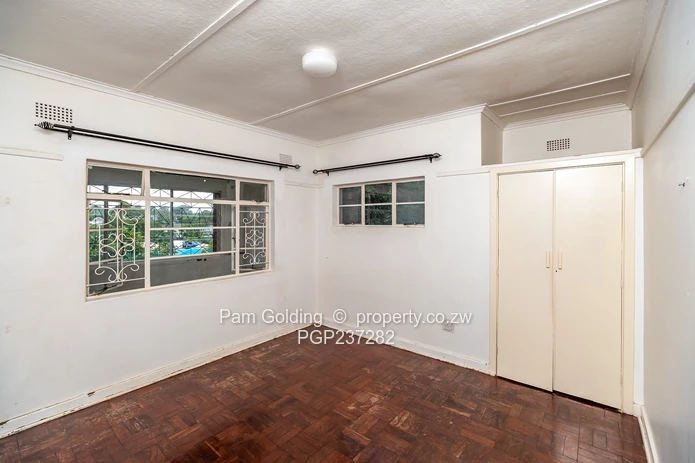 Flat For rent In Eastlea