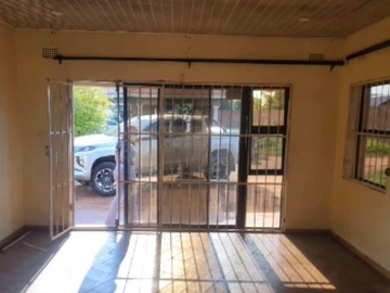 3 Bedroom Garden Flat