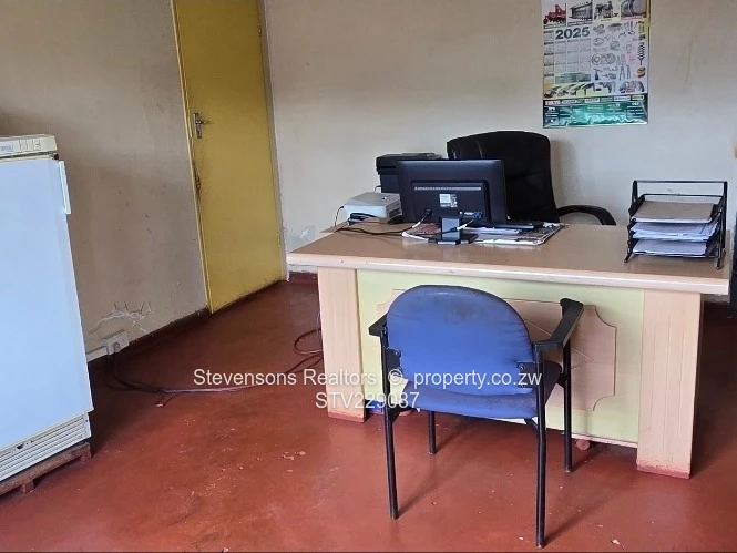 Commercial Property Suitable For A Logistics Company!