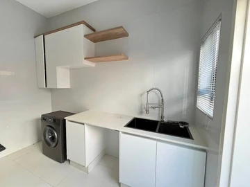 3 Bedroom Flat & Apartment