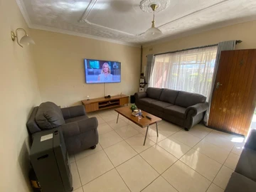 2 Bedroom Garden Flat
