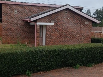 2 Bedroom Flat & Apartment