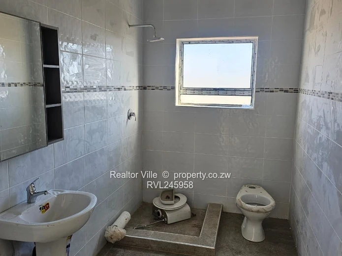 500m² Stand Nyeredzi Ridge – Newly Built Home