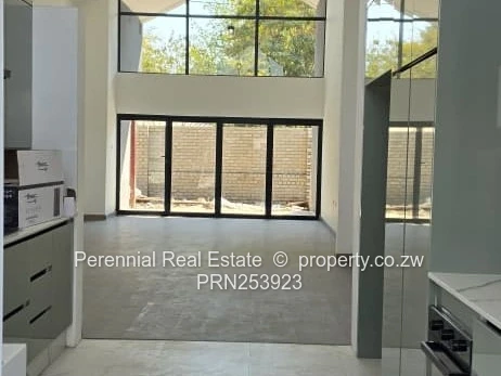 Groom Bridge 3-Bed Flat — Walled, Modern Kitchen & En-Suite