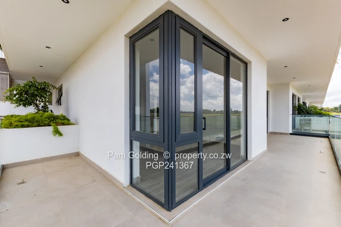 Ready to Move in Apartment in Great Location (Sole Mandate)