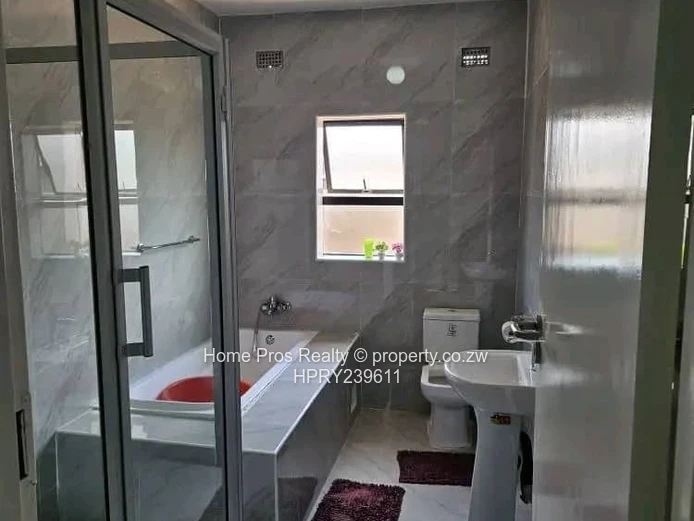 Stylish 5-Bed Marlborough Home 1992m² — Borehole & Solar