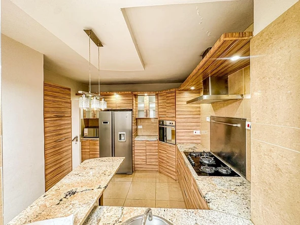 3 Bedroom Flat & Apartment