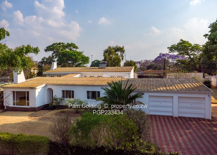 4 Bedroom House in a Quiet Complex (Sole Mandate)