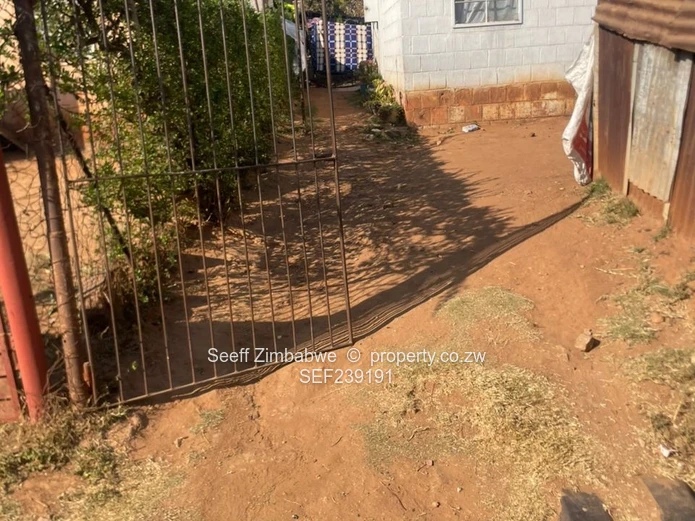 Mufakose 2-Bed core House 200m² – Water & Sewer
