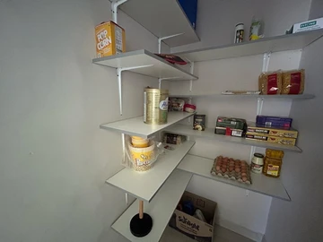4 Bedroom Flat & Apartment