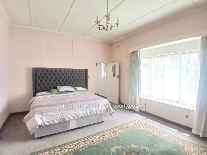 3 Bedroom House to Rent in Kensington
