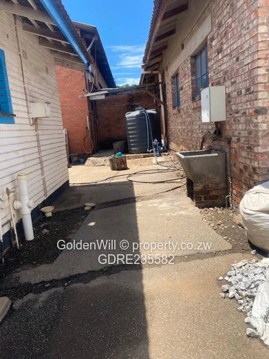 Bluffhill Warehouse for Rental in Madokero 