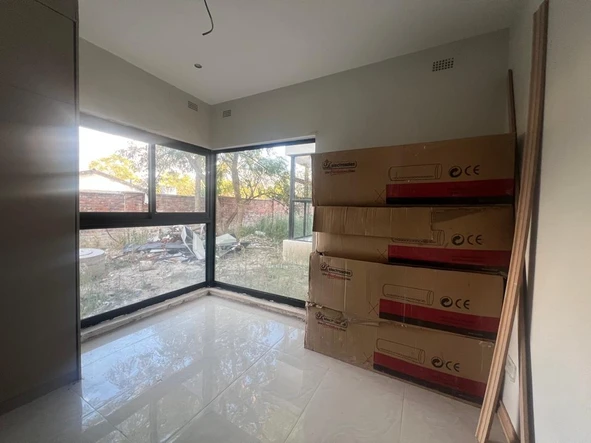 4 Bedroom Flat & Apartment