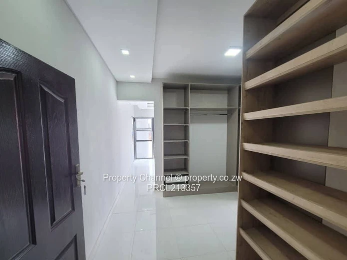 Spacious 7-Bedroom House in Mt Pleasant Heights