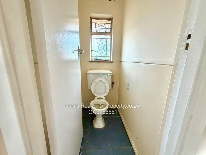 Conveniently Located Braeside House For Rent 