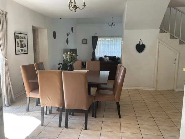 3 Bedroom Flat & Apartment