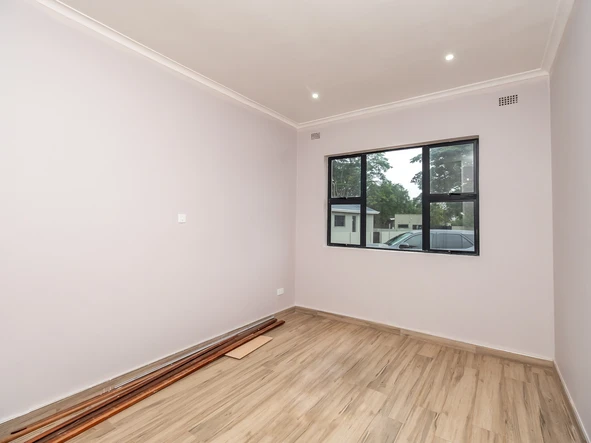 3 Bedroom Flat & Apartment