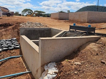 Commercial & Industrial Land