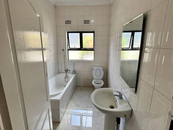 3 Bedroom Flat & Apartment