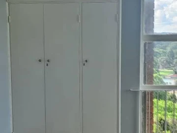 3 Bedroom Flat & Apartment